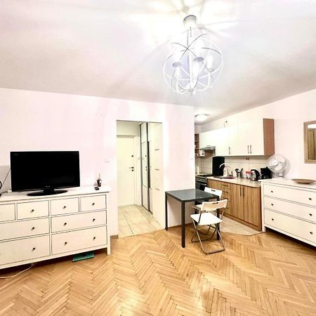 Appartement Entire Studio In Centrum à Varsovie Extérieur photo