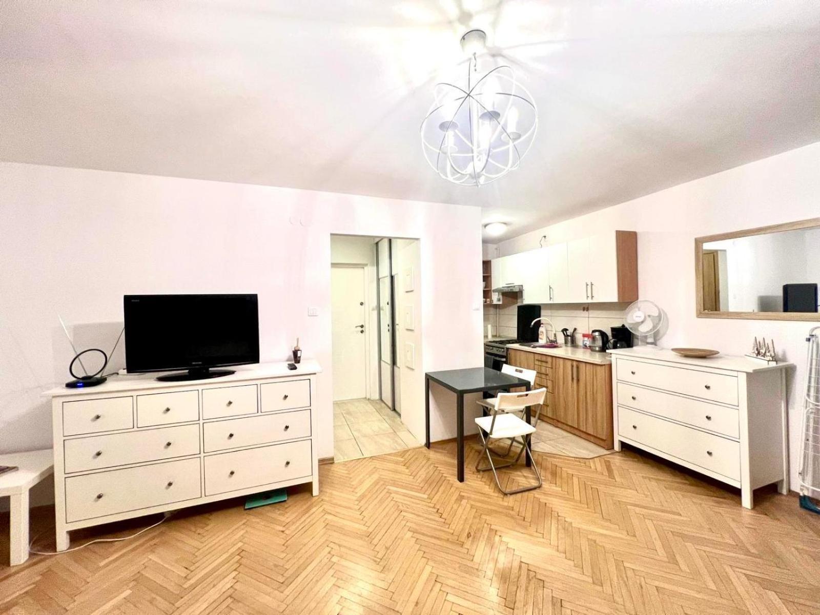 Appartement Entire Studio In Centrum à Varsovie Extérieur photo